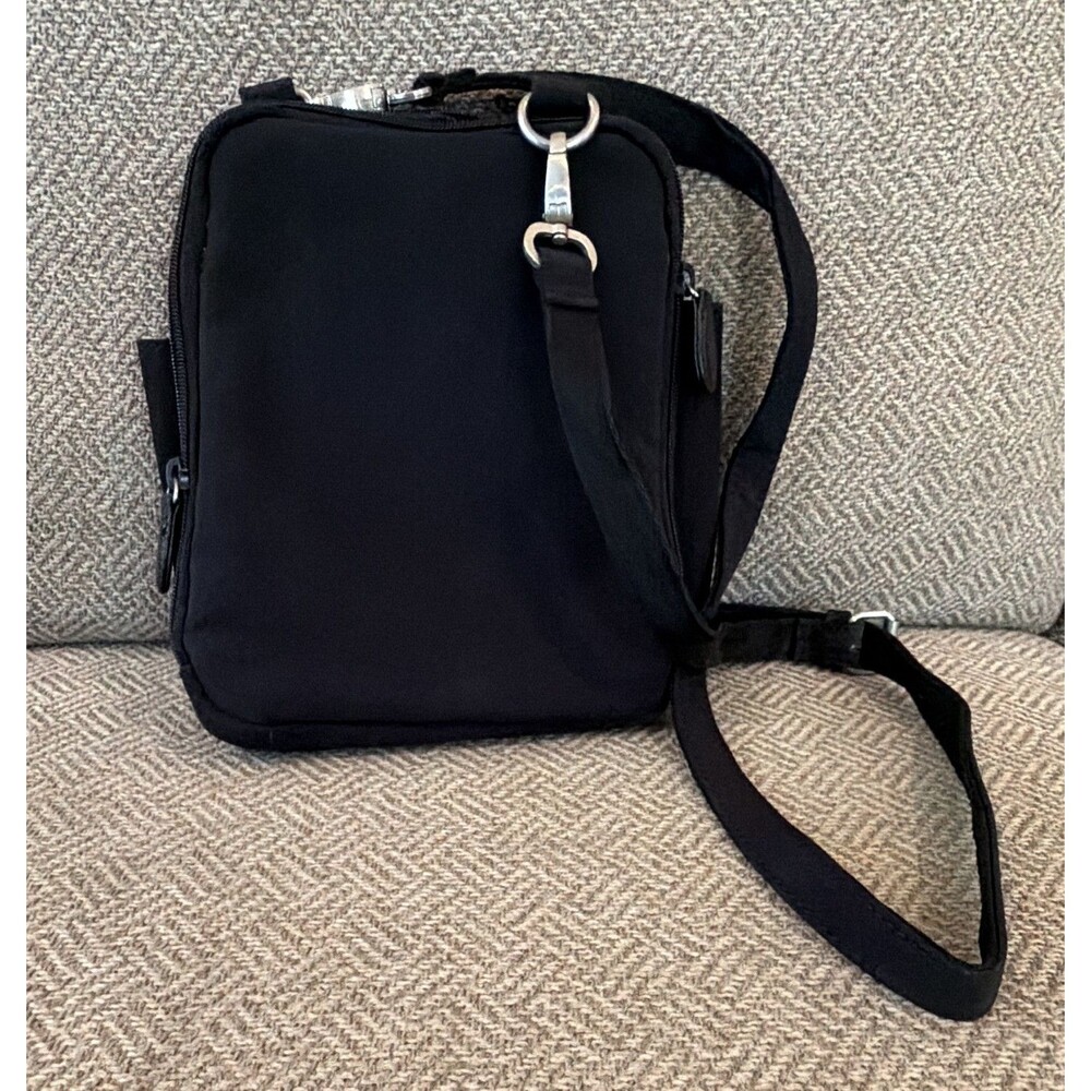 HOBO International Women’s Small Black Crossbody Zip/Magnetic Snap Pockets